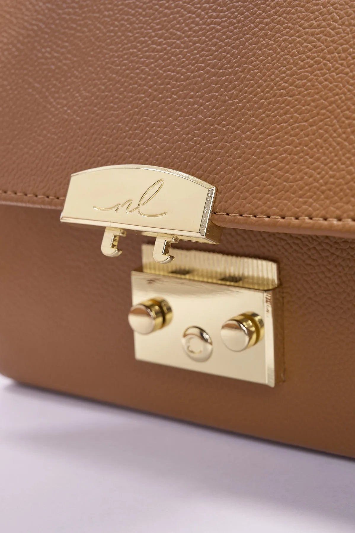 Cartera Arizona Miel Reata Bordada