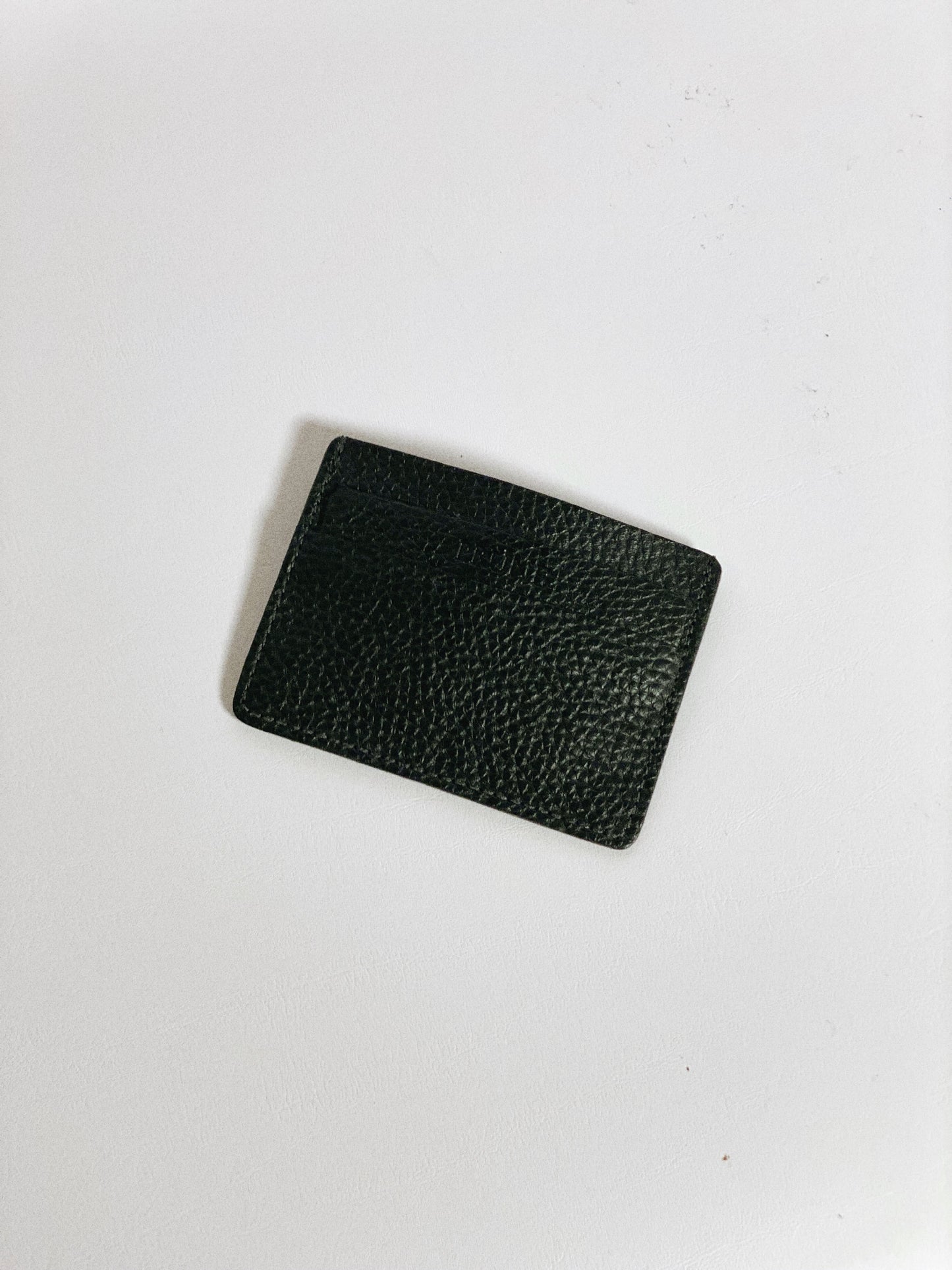 TARJETERO LILY EN CUERO  NEGRO