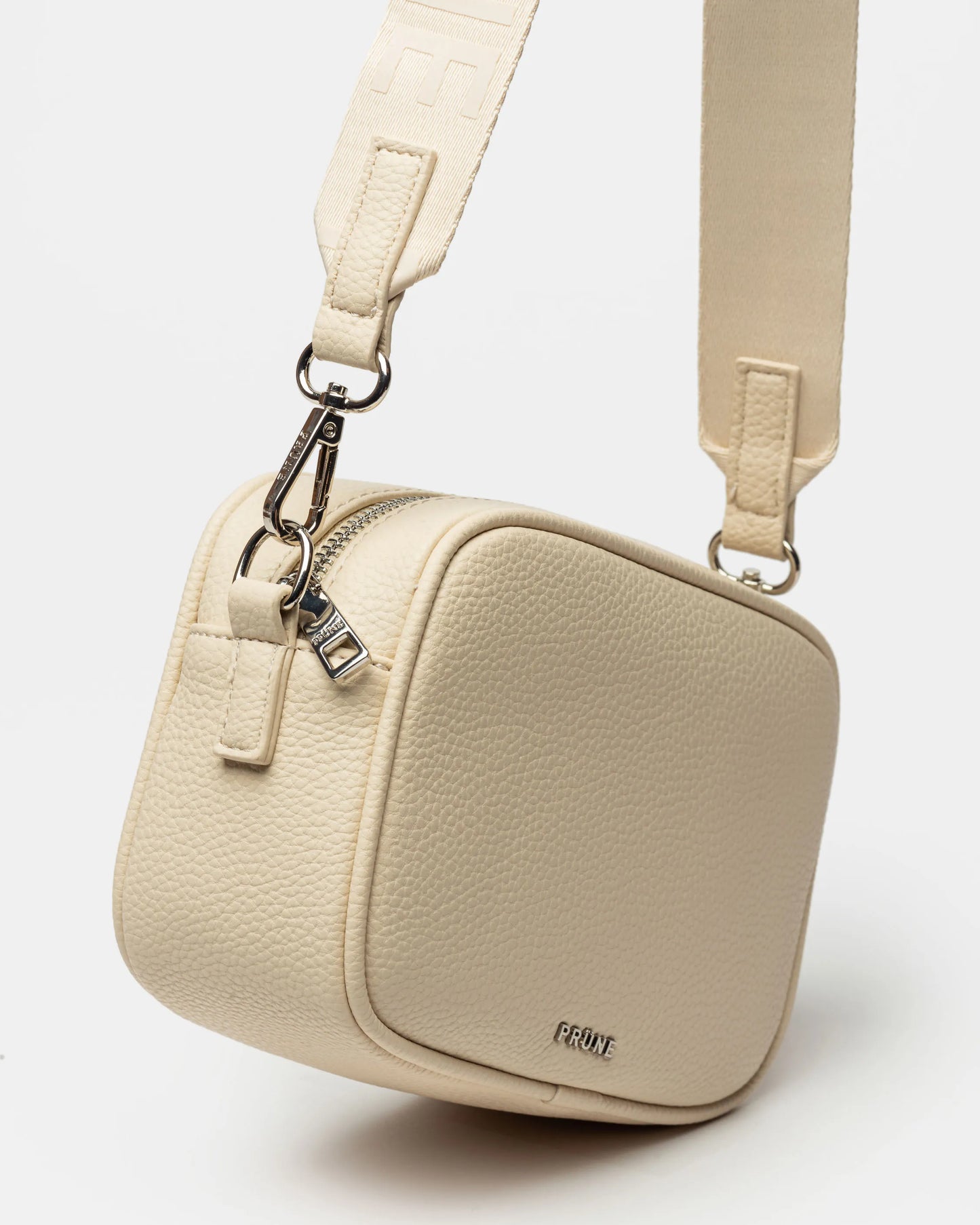 MINI BAG ADISA EFECTO CUERO NATURAL